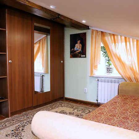 Apartment In Old Town On Zarvanska St Kamianets-Podilskyi Ngoại thất bức ảnh